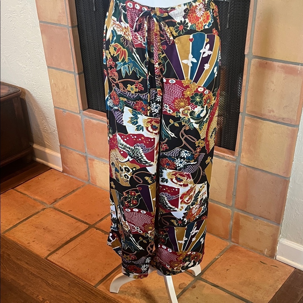 Natori Black Satin Floral/Birds/Butterflies Drawstring Crop PJ Pants, size XL